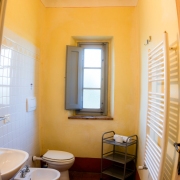 Cabbiavoli-Tuscany-CiliegioApartment-bagnoshower2