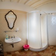1_Cabbiavoli-Tuscany-FicoApartment-bagnoshower1