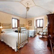 Celesteroom_villa_cabbiavoli_tuscany